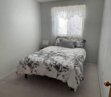 Camrose House | Cozy Home