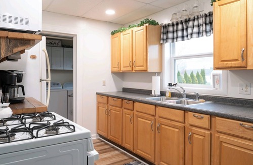 Orrville House | Cozy home, in Amish country! 3 miles from Lehmans Hardware