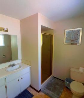 Shaughnessy House | Cozy Home near Downtown, UBC and YVR airport