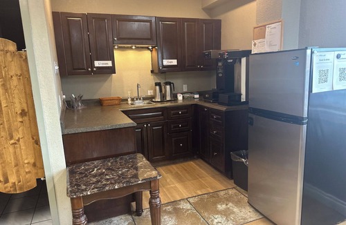 Medicine Hat Hotel | Cozy Hotel Downtown Medicine Hat. 5 Minutes off the highway!