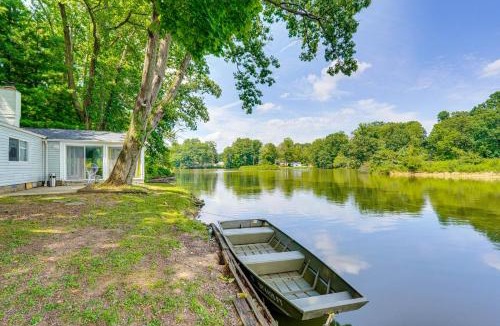 Stow House | Cozy House on Meadowbrook Lake: Serene, Scenic!