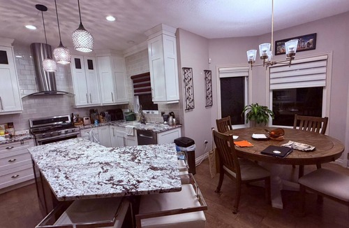 West Edmonton House | Cozy, Immaculate family home in an upmarket safe neighborhood. 10mins from WEM