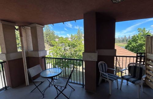 Quail Ridge Apartment | Cozy Kelowna Retreat! (208B)