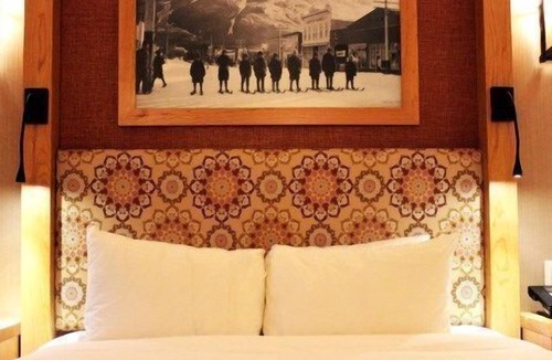 Banff Hotel | Cozy King Room in Downtown Banff
