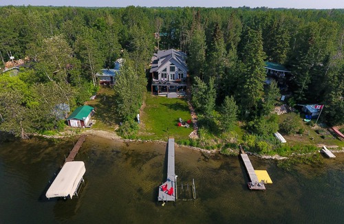 Central Alberta House | Cozy Lakefront! Lac La Nonne, Alberta