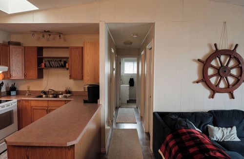 Silver Sands Cabin | Cozy Lake front family cabin