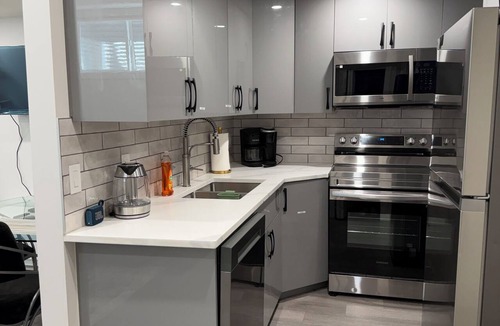 Calgary House | Cozy legal suite for short-term rental