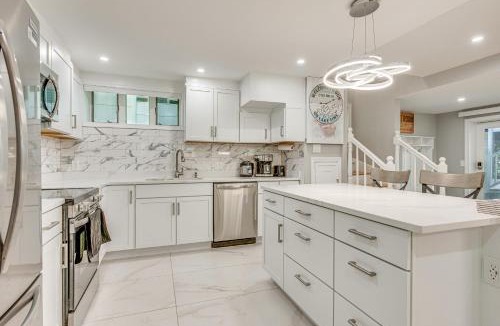 Barrington House | Cozy Long Pond Winter Retreat: Waterfront Gem!