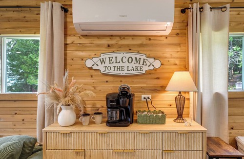Saint David Cottage | Cozy Maine Lakefront Cabin Rental