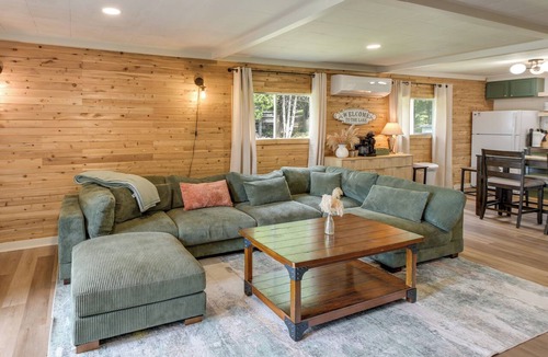 Saint David Cottage | Cozy Maine Lakefront Cabin Rental