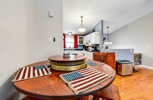 Manchester Apartment | Cozy Manchester Getaway Near Skiing!