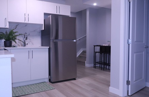 Southeast Edmonton Apartment | Cozy new basement suite in Maple Crest w/private entry & parking