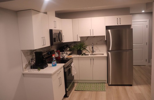Southeast Edmonton Apartment | Cozy new basement suite in Maple Crest w/private entry & parking