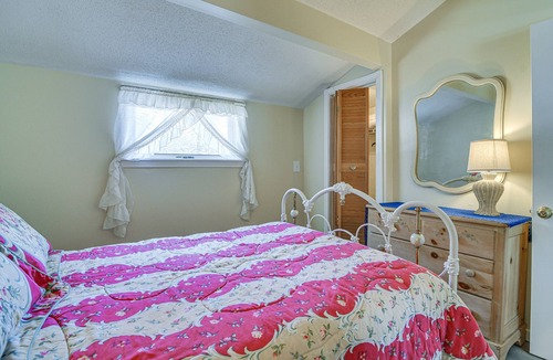Glen Cottage | Cozy New Hampshire Cottage w/Deck, Near Skiing!