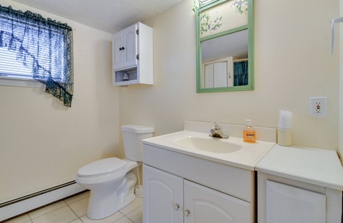 Glen Cottage | Cozy New Hampshire Cottage w/Deck, Near Skiing!