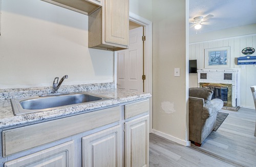Glen Cottage | Cozy New Hampshire Cottage w/Deck, Near Skiing!