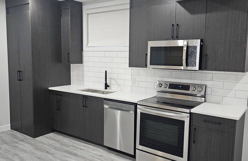 Airdrie House | Cozy on Baywater! 15 minutes from Calgary International Airport
