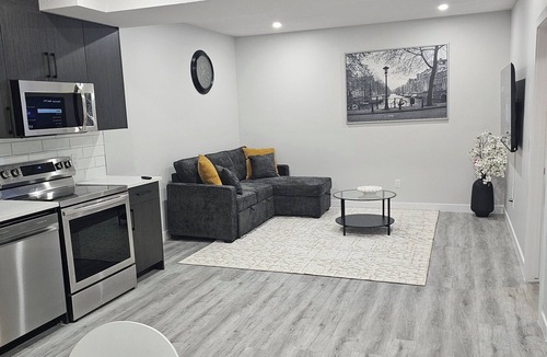Airdrie House | Cozy on Baywater! 15 minutes from Calgary International Airport