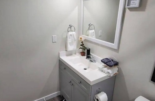 Regina House | Cozy one Bedroom suite