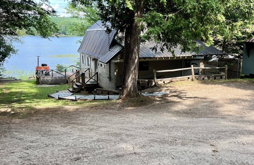 Canaan Cabin | Cozy & Peaceful 2-bedroom cabin in superb Canaan with AC, WiFi