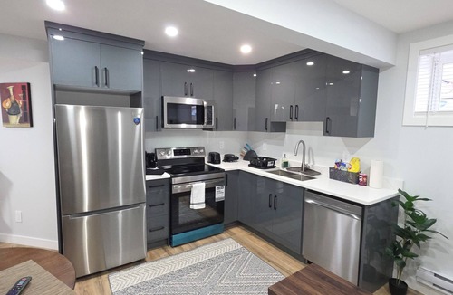 Saskatoon House | Cozy & Private 1BR Suite in Brighton