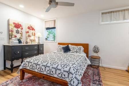 Old North End Hotel | Cozy Private Apt near Downtown