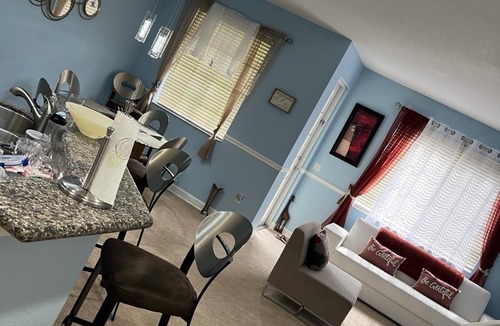 Riviera Beach House | Cozy Private Double Bedroom Near Beach