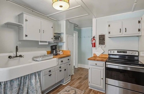 Johnson Apartment | Cozy Retreat - Unit 1 - Close to Smuggs, Stowe, Jay