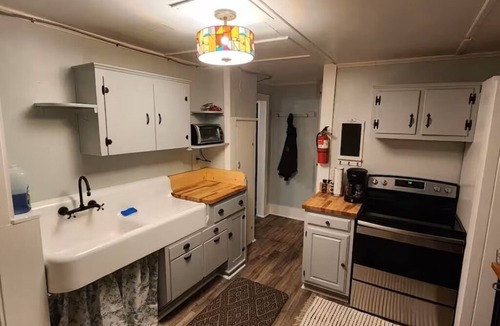 Johnson Apartment | Cozy Retreat - Unit 1 - Close to Smuggs, Stowe, Jay