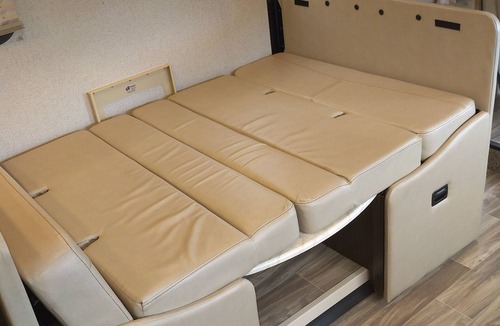 Juno Beach House | Cozy RV with AC and WiFi North Palm Beach - 1 mile to beach
