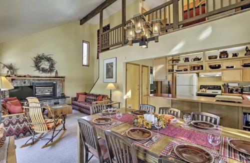 Old Town Cabin | Cozy Ski Inn! Walk to Slopes! Fabulous Hot Tub