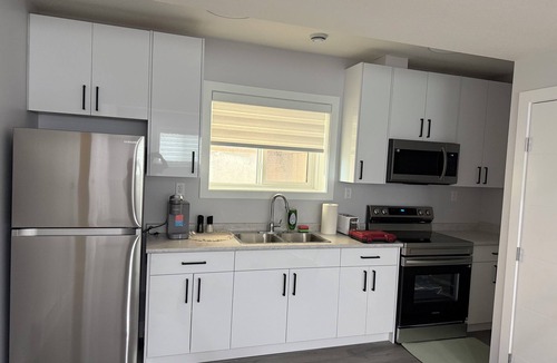 Saskatoon House | Cozy Stay, Comfortable, Peaceful, Clean house
