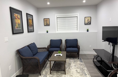 Saskatoon House | Cozy Stay, Comfortable, Peaceful, Clean house