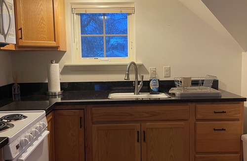 Old North End Apartment | Cozy studio apartment in downtown Burlington