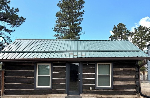 Pine Cabin | Cozy studio cabin in Pine with serene garden and conveniently close to highway.