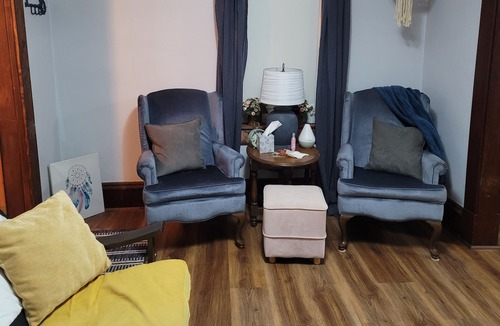 Blaine Lake House | Cozy Vintage Home