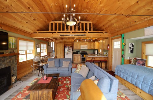 Rumney House | Cozy Waterfront Home Overlooking Stinson Lake (SL2439R)