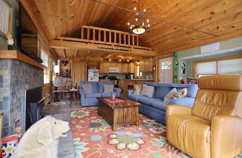 Rumney House | Cozy Waterfront Home Overlooking Stinson Lake (SL2439R)