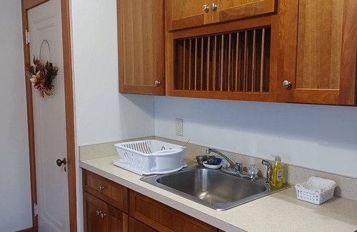 Garfield Heights House | Craftman's Ranch-Single floor living w/Full Amenities, Close to I-480 and I-77!