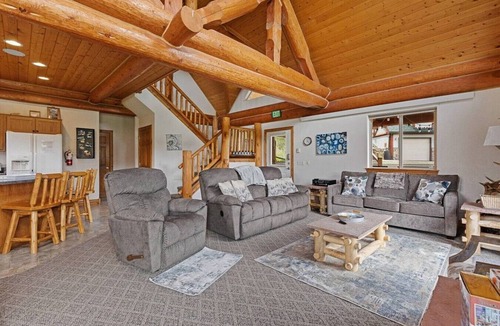 Rapid City Apartment | Creekside Gem at Sheridan Lake