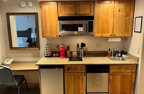 Mount Crested Butte Condo | Crested Butte Condo with King Bed, Outdoor Pool and Hot Tub