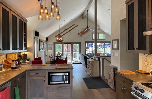 Crested Butte House | Crested Butte Home | 4 Bedroom | Hot Tub | Walk to Elk | Gas Grill |Pet-Friendly