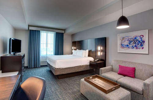 Poinciana Park Hotel | Crowne Plaza Hotel Fort Lauderdale Airport/Cruiseport by IHG