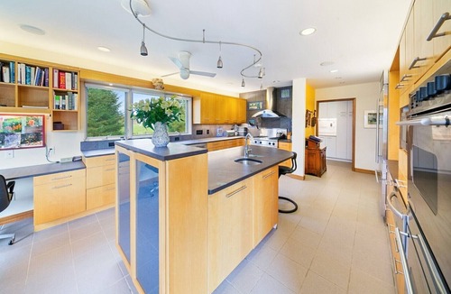 Shelburne House | Custom 3-bedroom contemporary home on 10 rural acres yet near all amenities