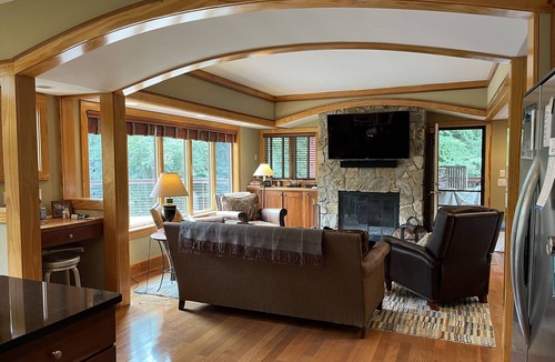 Ludlow House | Custom ski house less than 1 mile from Okemo Mtn.