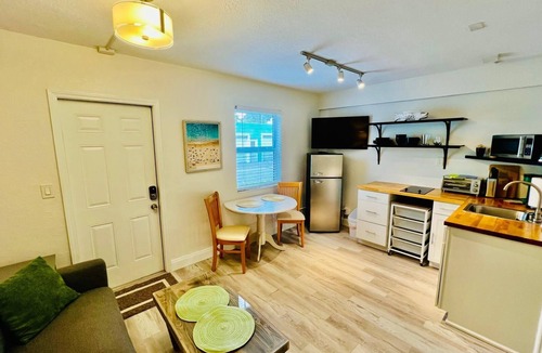 Lake Worth Apartment | Cute & modern studio apartment in prime location in downtown Lake Worth Beach!