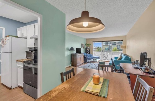 Fairview Apartment | D16 - Beautiful 1 bedroom South Granville