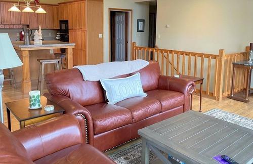 Carroll House | D86- Stunning views from this custom home in Bretton Woods! Terraced gardens, fire pit, wifi!