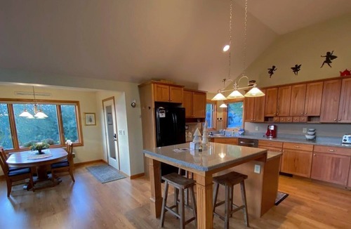 Carroll House | D86- Stunning views from this custom home in Bretton Woods! Terraced gardens, fire pit, wifi!