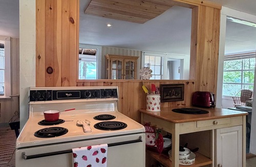 Jefferson Cabin | Damariscotta Lakefront Cottage perfect for a relaxing getaway